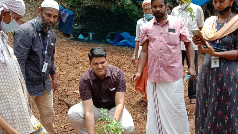 ജില്ലാ കളക്ടർ പച്ചത്തുരുത്ത് സന്ദർശിച്ചു.