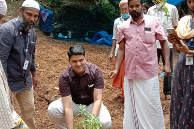ജില്ലാ കളക്ടർ പച്ചത്തുരുത്ത് സന്ദർശിച്ചു.