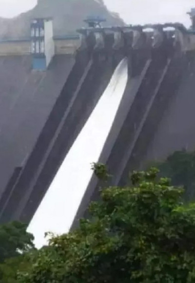 ഇടുക്കി ഡാമിൽ നിന്നും ഒഴുക്കുന്ന വെള്ളത്തിന്‍റെ അളവ് കൂട്ടി