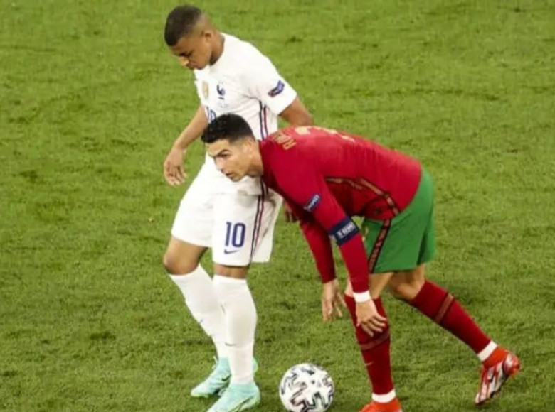 ഇനി ചെറിയ കളികളില്ല , യൂറോ കപ്പില്‍ വരുന്നത് തീ പാറും പോരാട്ടങ്ങള്‍ ; എംബാപ്പെയും റൊണാള്‍ഡോയും നേര്‍ക്കുനേര്