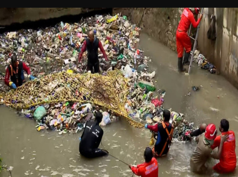 ജോയിക്കായി തെരച്ചിൽ രണ്ടാം ദിവസവും ; എൻഡിആർഎഫ് സംഘവും ഡ്രാക്കോ റോബോട്ടുമെത്തി
