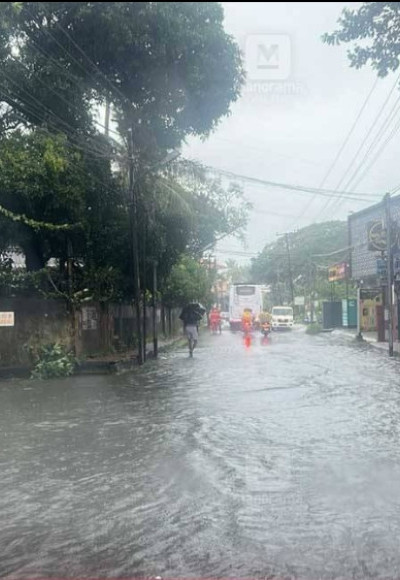 ജാഗ്രത വേണം , സംസ്ഥാനത്ത് അതിതീവ്ര മഴ മുന്നറിയിപ്പ് ; മൂന്ന് ജില്ലകളിൽ റെഡ് അലേർട്ട്