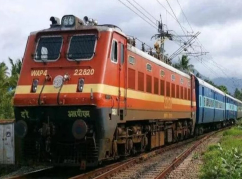 സംസ്ഥാനത്ത് കനത്തമഴ : പരശുറാം ഭാഗീകമായി റദ്ദാക്കി ; വന്ദേഭാരത് ഉൾപ്പടെ ട്രെയിൻ സമയങ്ങളിൽ മാറ്റം