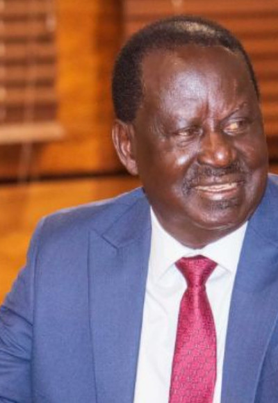 മുൻ കെനിയൻ പ്രധാനമന്ത്രി റെയ്ല ഒഡിങ്ക കൂത്താട്ടുകുളത്ത് ഹൃദയാഘാതത്തെ തുടർന്ന് അന്തരിച്ചു.