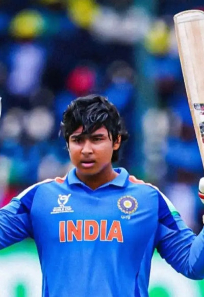 ഫൈനലില്‍ വൈഭവ് താണ്ഡവം , ഇംഗ്ലണ്ടിനെതിരെ 411 റണ്‍സുമായി ഇന്ത്യ