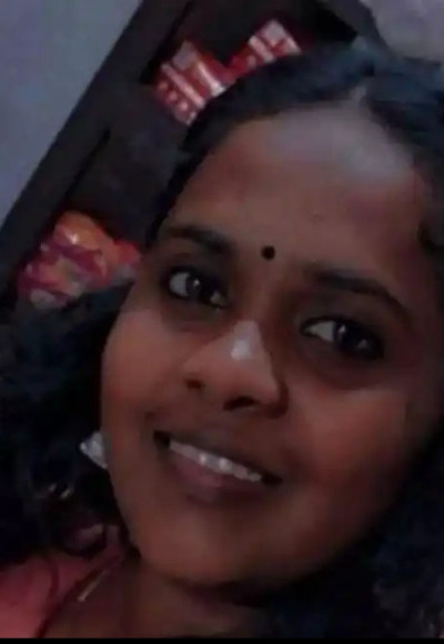 എറണാകുളത്ത് ഭര്‍ത്താവ് ഭാര്യയെ കഴുത്തില്‍ ഷാള്‍ മുറുക്കി കൊന്നു