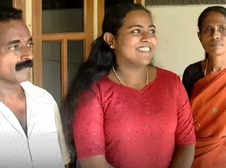 ശ്രീജയ്ക്ക് സിവില്‍ സര്‍വീസ് ആദ്യശ്രമത്തില്‍ 57-ാം റാങ്ക് ; കണ്ണീരണിഞ്ഞ് കൂലിപ്പണിക്കാരനായ അച്ഛനും അമ്മയും