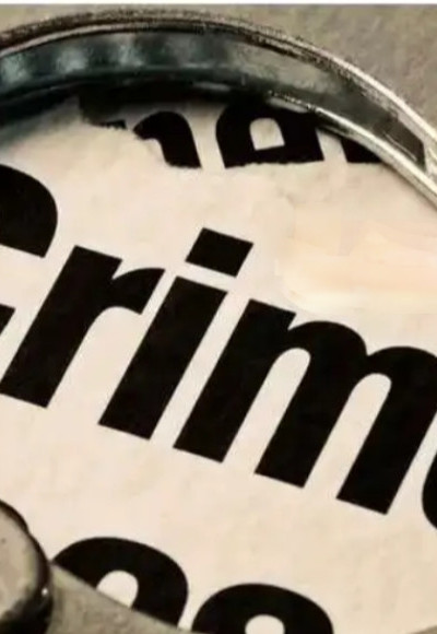 കളമശ്ശേരിയില്‍ യുവതിയെ ക്രൂരമായി ആക്രമിച്ച്‌ സ്വര്‍ണം കവര്‍ന്നു ; തലയില്‍ മുണ്ടിട്ടു മൂടി തല തൂണില്‍ ഇടിപ്പിച്ചും കല്ലിനിടിച്ചും അവശയാക്കി