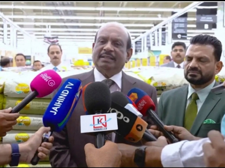 ലോണ് എടുത്തിട്ടായാലും ശമ്പളം കൊടുക്കുമെന്ന് യൂസഫലി ; ' ഇത് പതറാതെ നില്ക്കേണ്ട സമയം, ലുലുവില് ശമ്പളം കുറയ്ക്കില്ല'