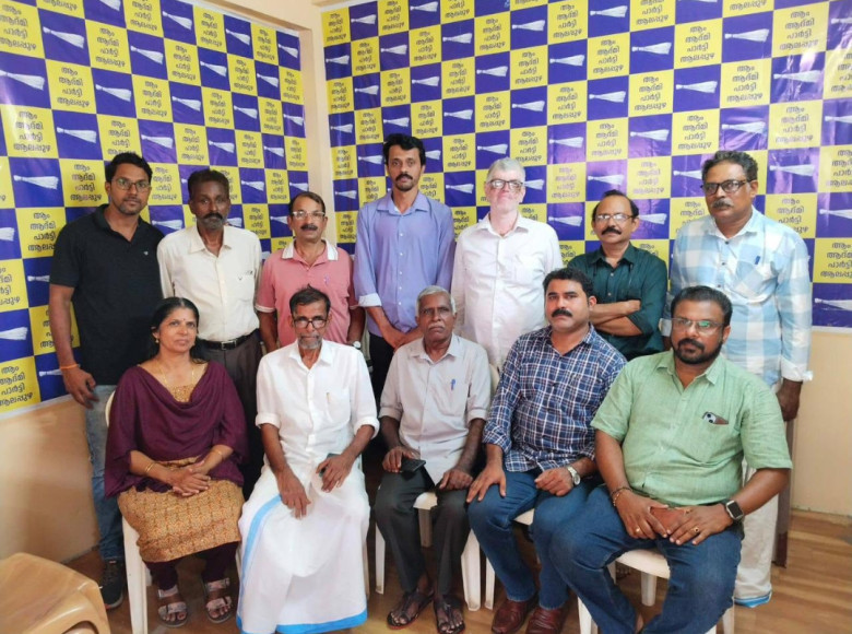 പ്രവർത്തകരോഷത്തിൽ ആം ആദ്മി പാർട്ടി ജില്ലാ നേതൃത്വം നിലംപൊത്തി ; കൂട്ടരാജി സമർപ്പിച്ചു