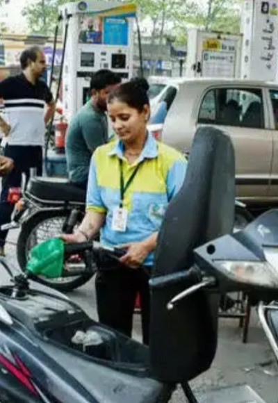 രാജ്യത്ത് വീണ്ടും ഇന്ധനവില വര്‍ദ്ധിപ്പിച്ചു, നാല് ദിവസത്തിനിടെ കൂട്ടുന്നത് രണ്ടാം തവണ