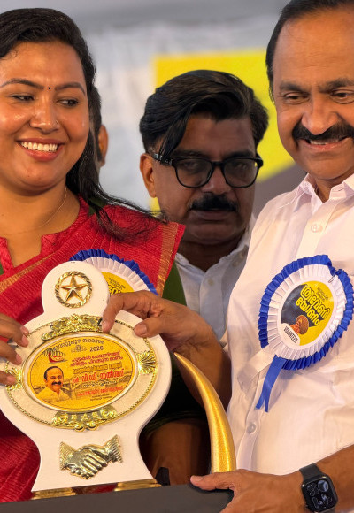 മൂവാറ്റുപുഴയ്ക്ക് ചരിത്രമായി ജോയ്സ് മേരിയുടെ ഓണം 45 വർഷങ്ങൾക്കുശേഷം നഗരത്തിൽ ആഘോഷത്തിന് പുതുചരിത്രം