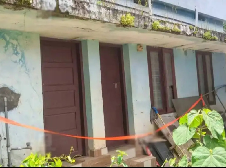 അങ്കമാലിയില്‍ യുവതിയുടെ നഗ്നമായ മൃതശരീരം ; മരിച്ചത് തിരുവനന്തപുരം സ്വദേശി ; മൃതദേഹത്തിന് നാലു ദിവസം പഴക്കം